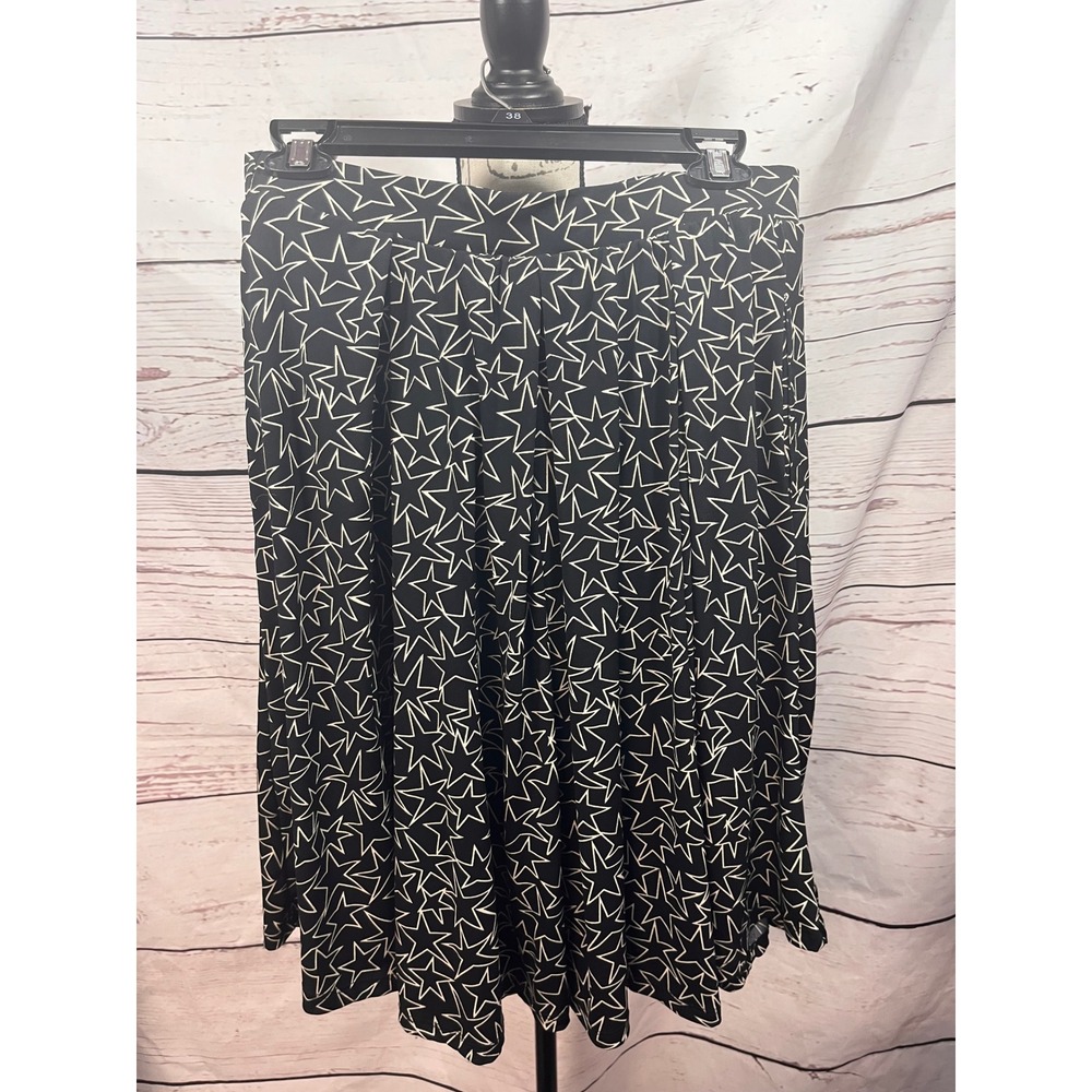 LuLaRoe Madison Skirt Womens Large Black White Star Print Pleated A-Line Pockets